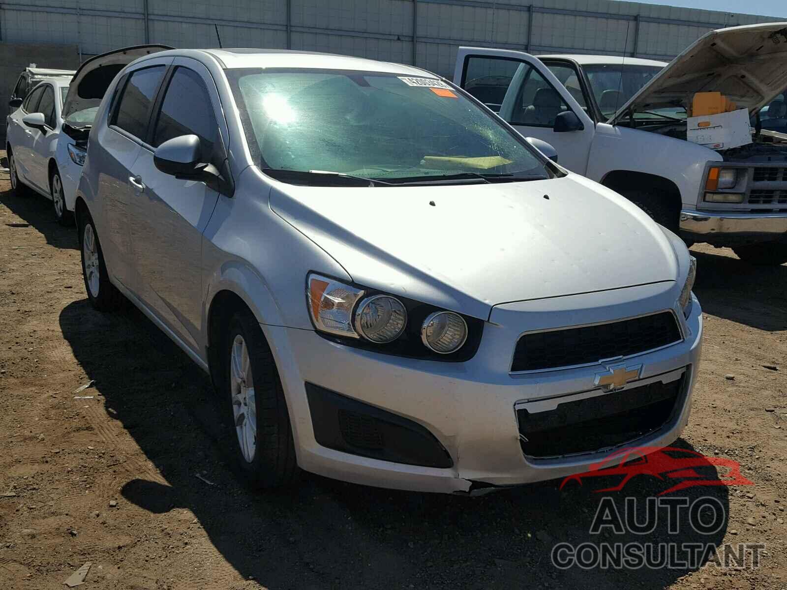 CHEVROLET SONIC 2015 - 1G1JC6SB3F4218814