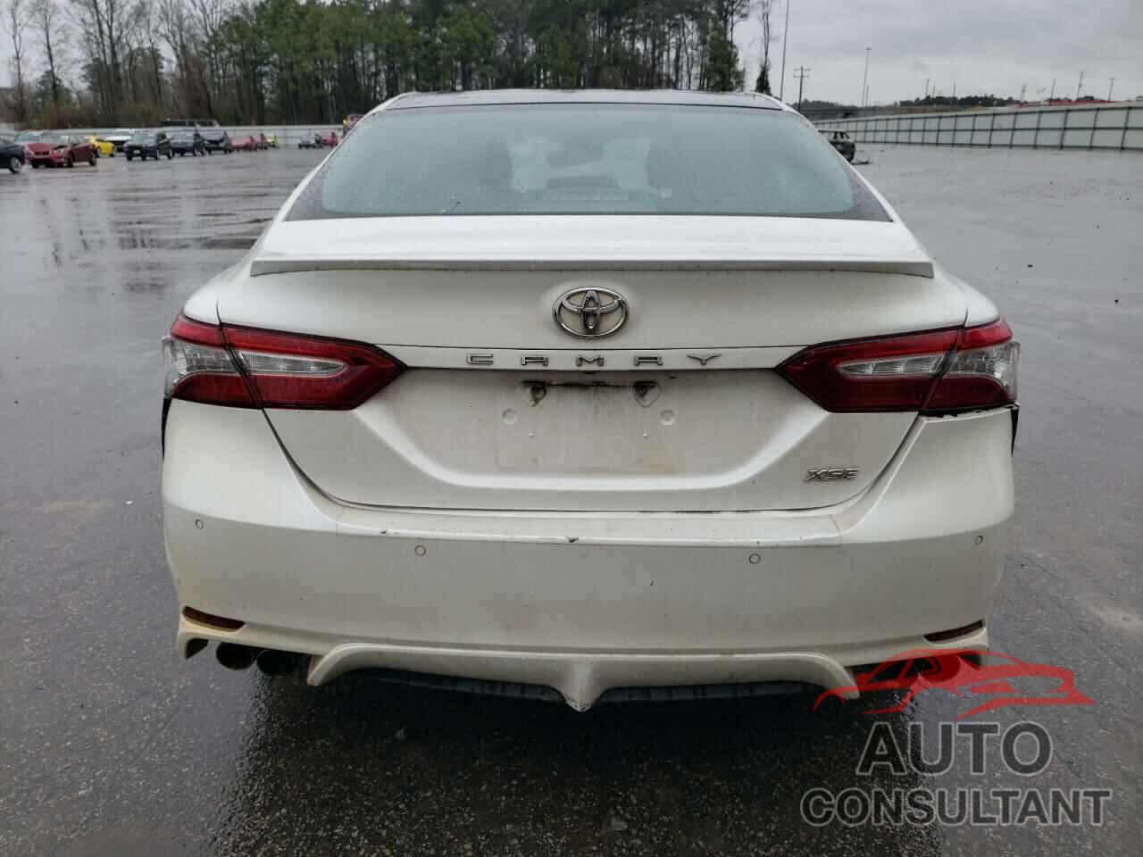 TOYOTA CAMRY 2018 - 4T1B61HK6JU131135