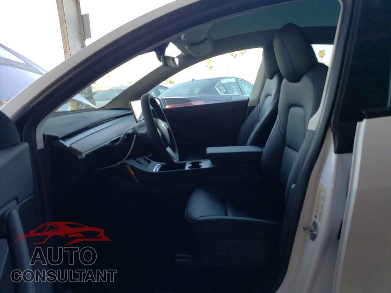 TESLA MODEL Y 2021 - 5YJYGAEE2MF179948