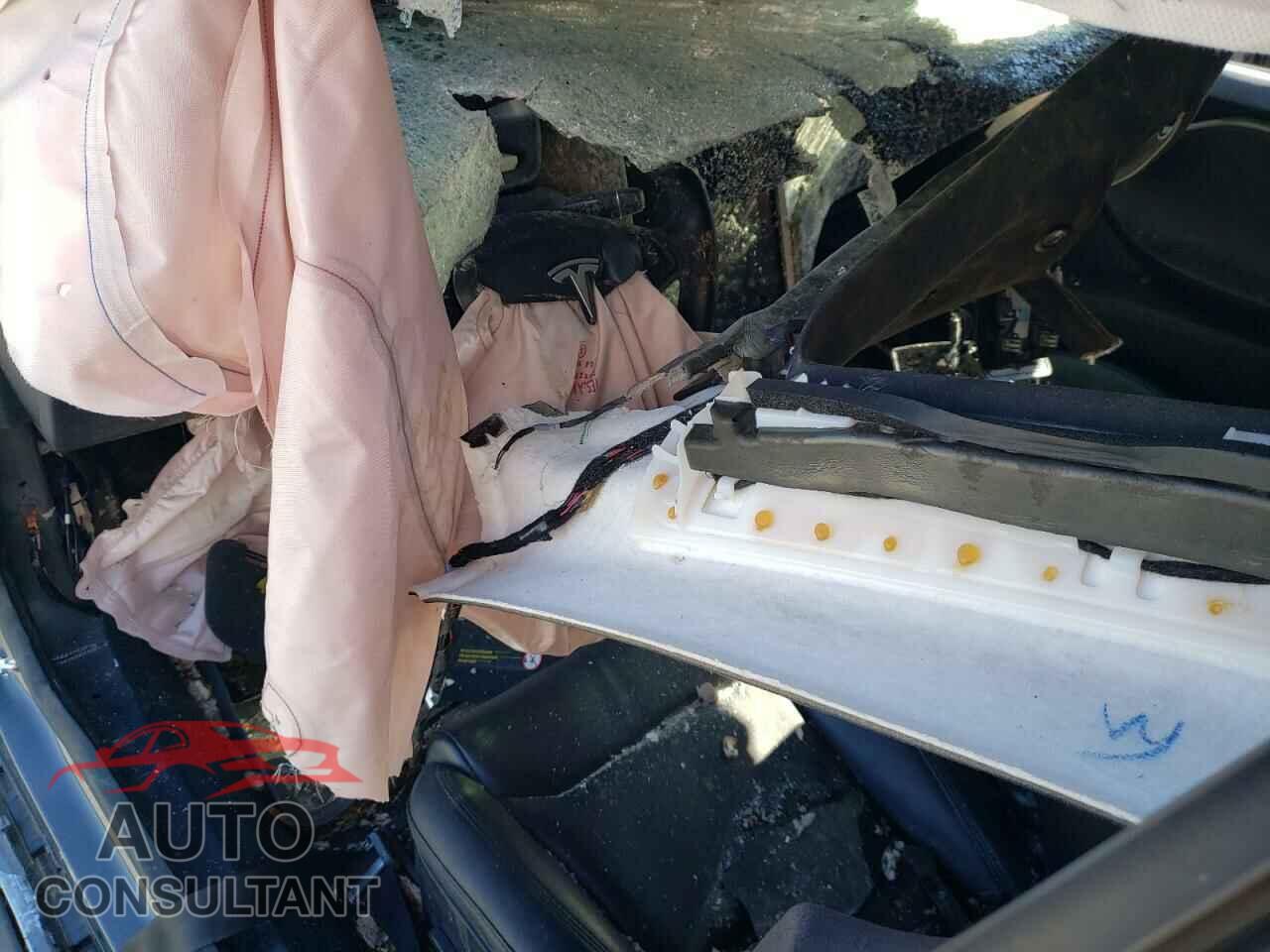 TESLA MODEL S 2020 - 5YJSA1E27LF413657