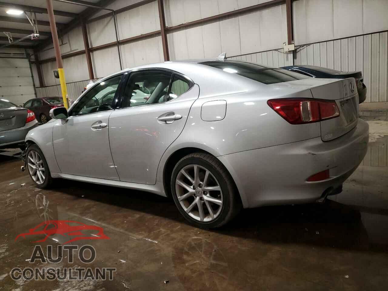 LEXUS IS 2013 - JTHCF5C26D5061947