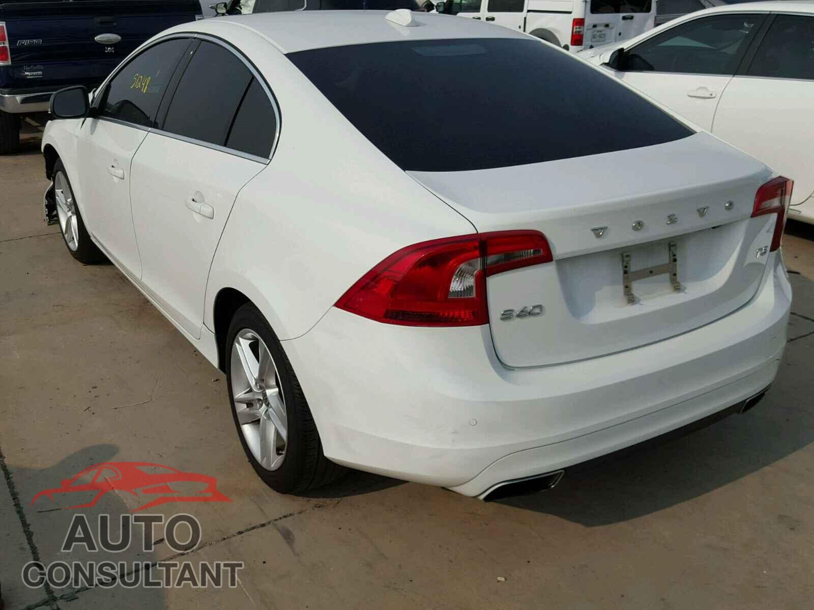VOLVO S60 2015 - YV140MFC8F1306189