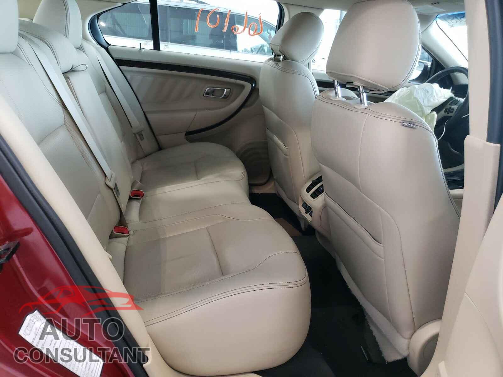 FORD TAURUS 2019 - 1FAHP2F87KG111684
