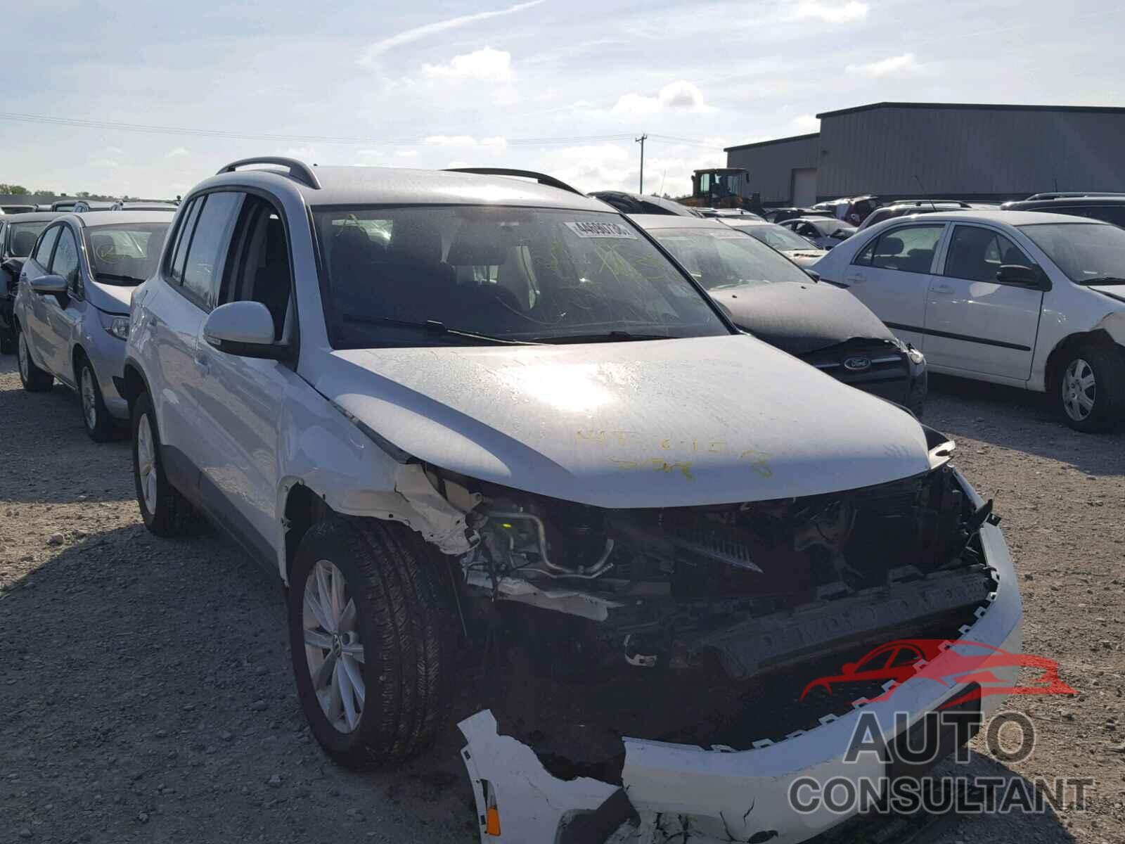VOLKSWAGEN TIGUAN S 2017 - WVGBV7AX2HK043295