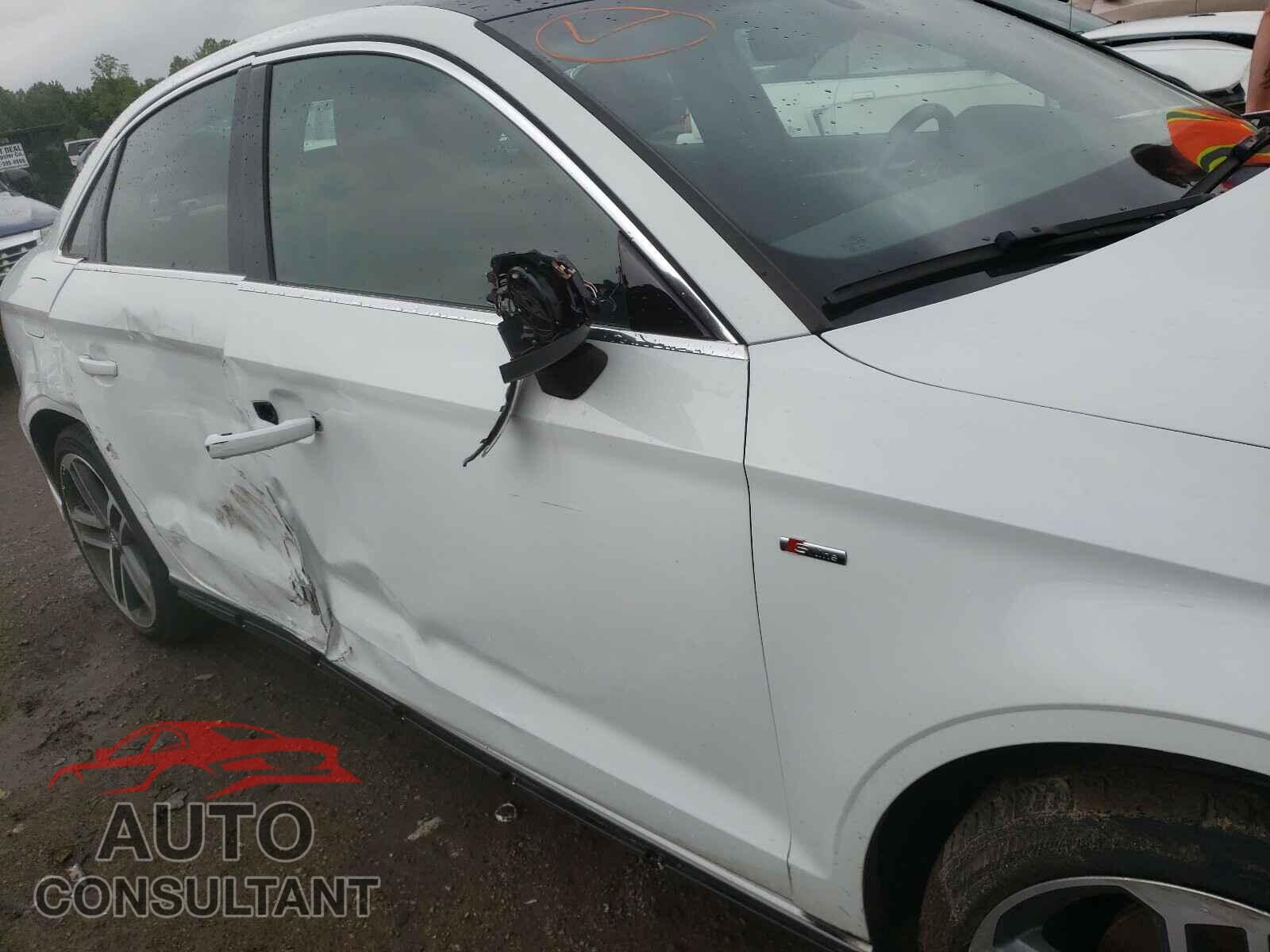AUDI A3 2018 - WAUJ8GFFXJ1050737