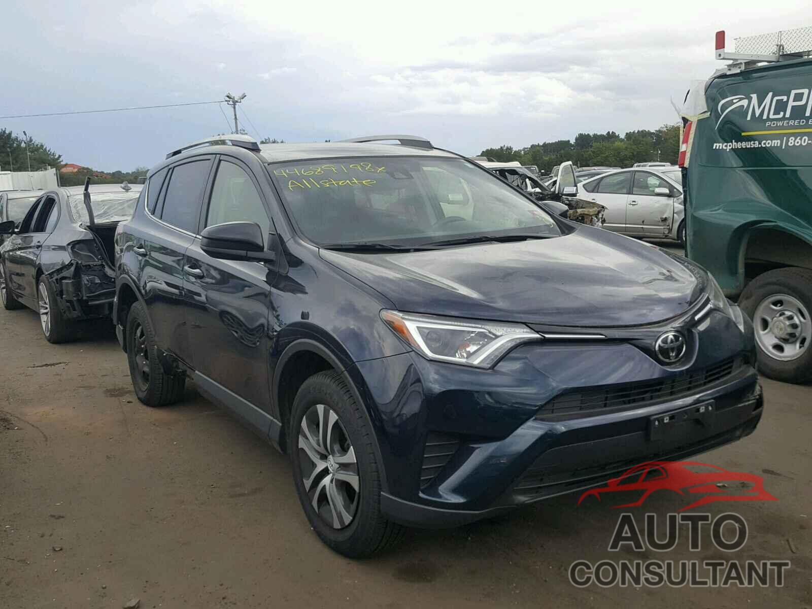 TOYOTA RAV4 LE 2017 - JTMBFREV7HJ706470