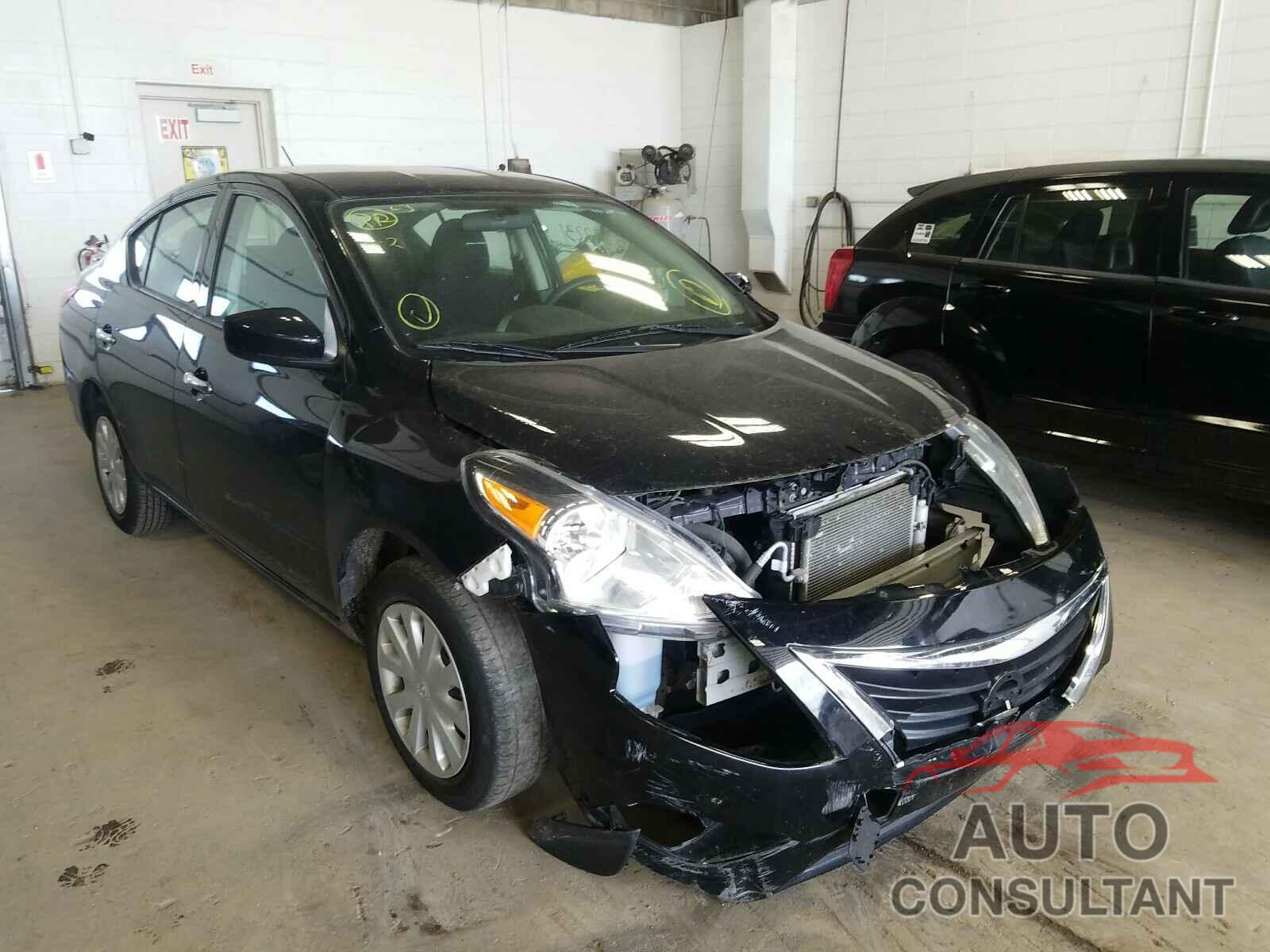 NISSAN VERSA 2019 - 3N1CN7AP3KL821783