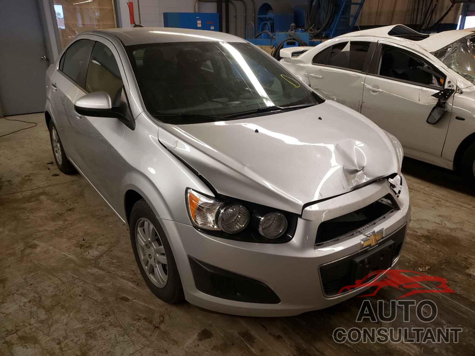CHEVROLET SONIC 2016 - 1G1JC5SH7G4137721