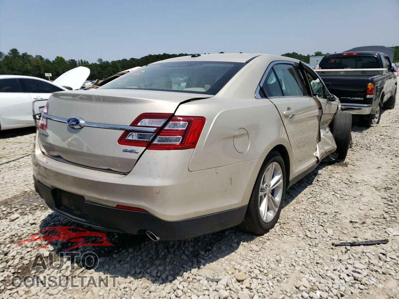 FORD TAURUS 2018 - 1FAHP2E86JG111157
