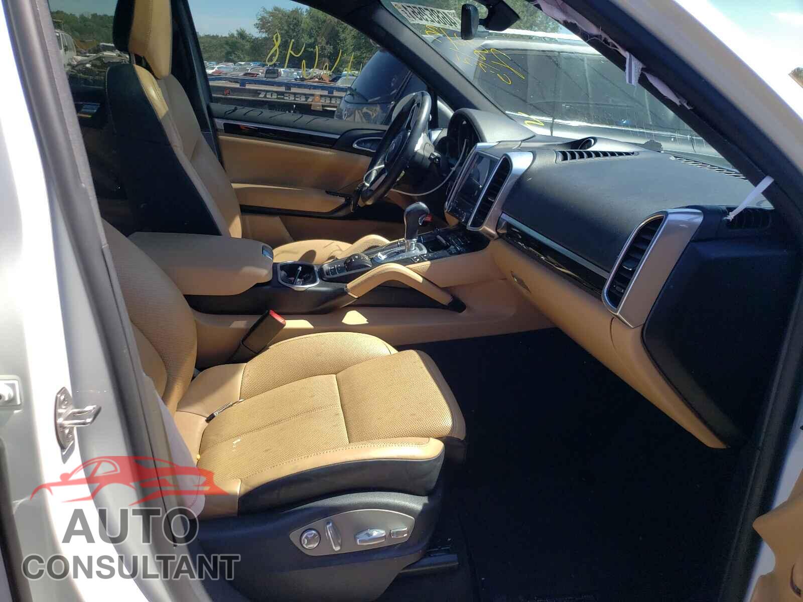 PORSCHE CAYENNE 2017 - WP1AE2A29HLA72843