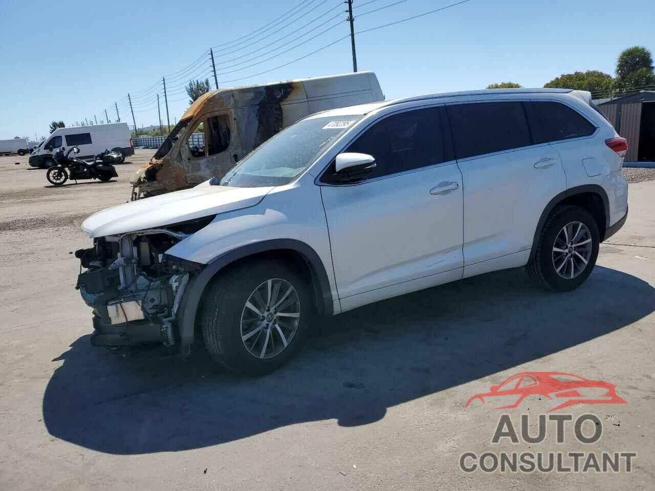 TOYOTA HIGHLANDER 2017 - 5TDKZRFH5HS521515