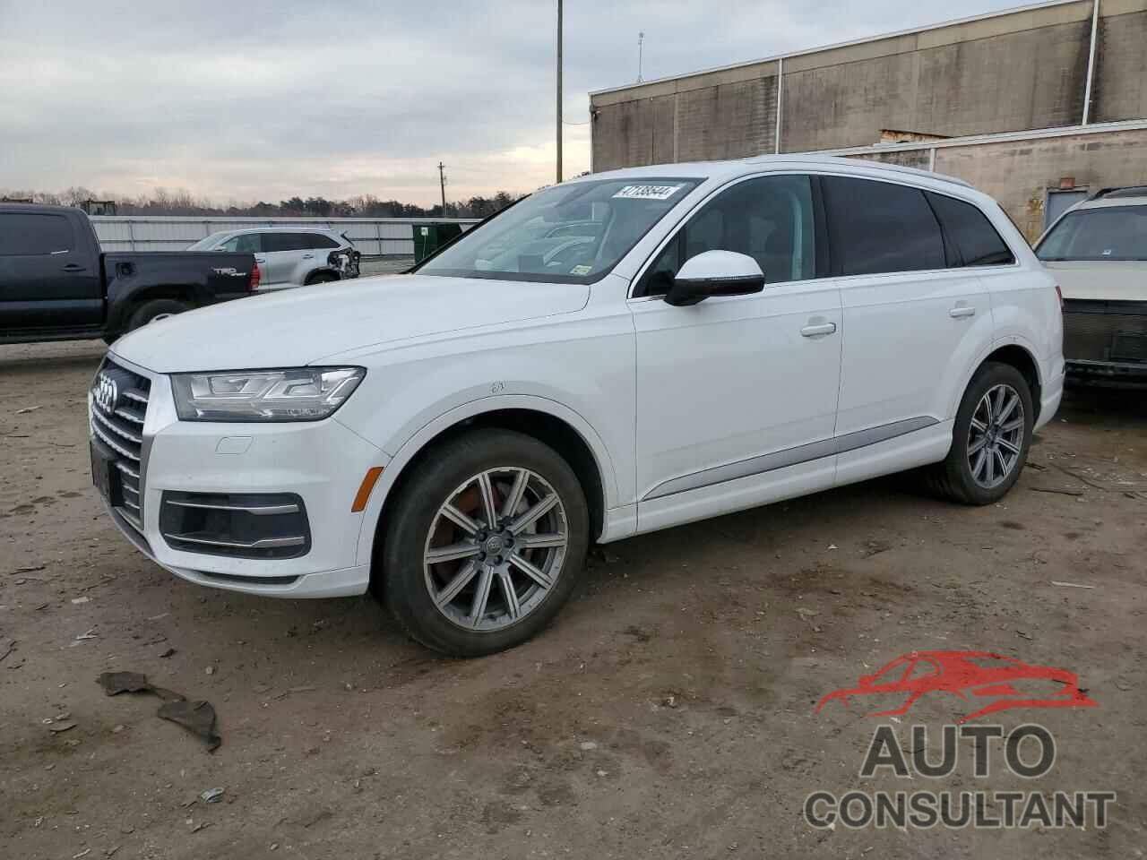 AUDI Q7 2019 - WA1LHAF74KD045366