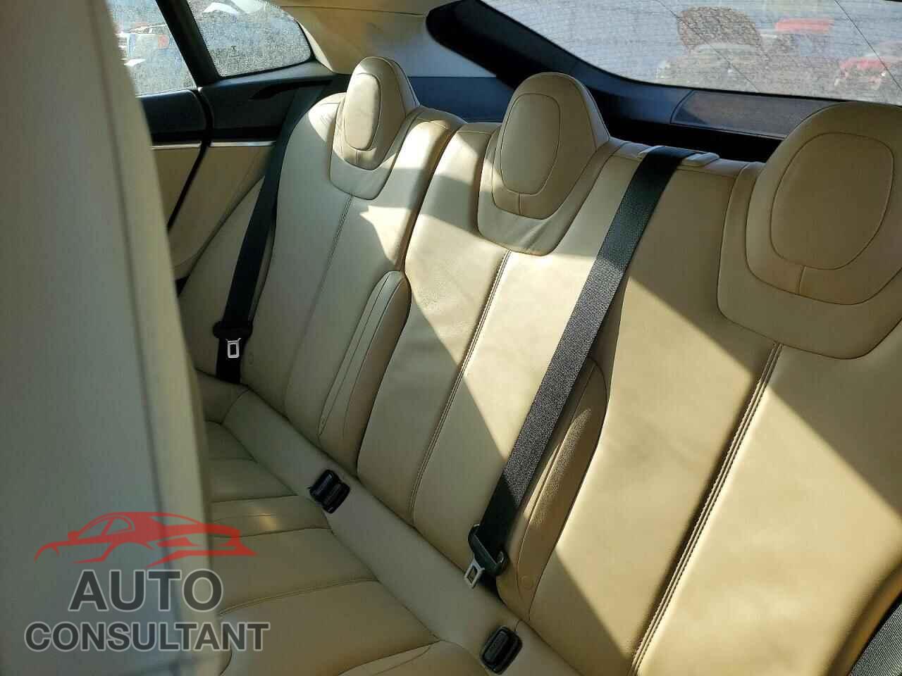 TESLA MODEL S 2014 - 5YJSA1S1XEFP33232