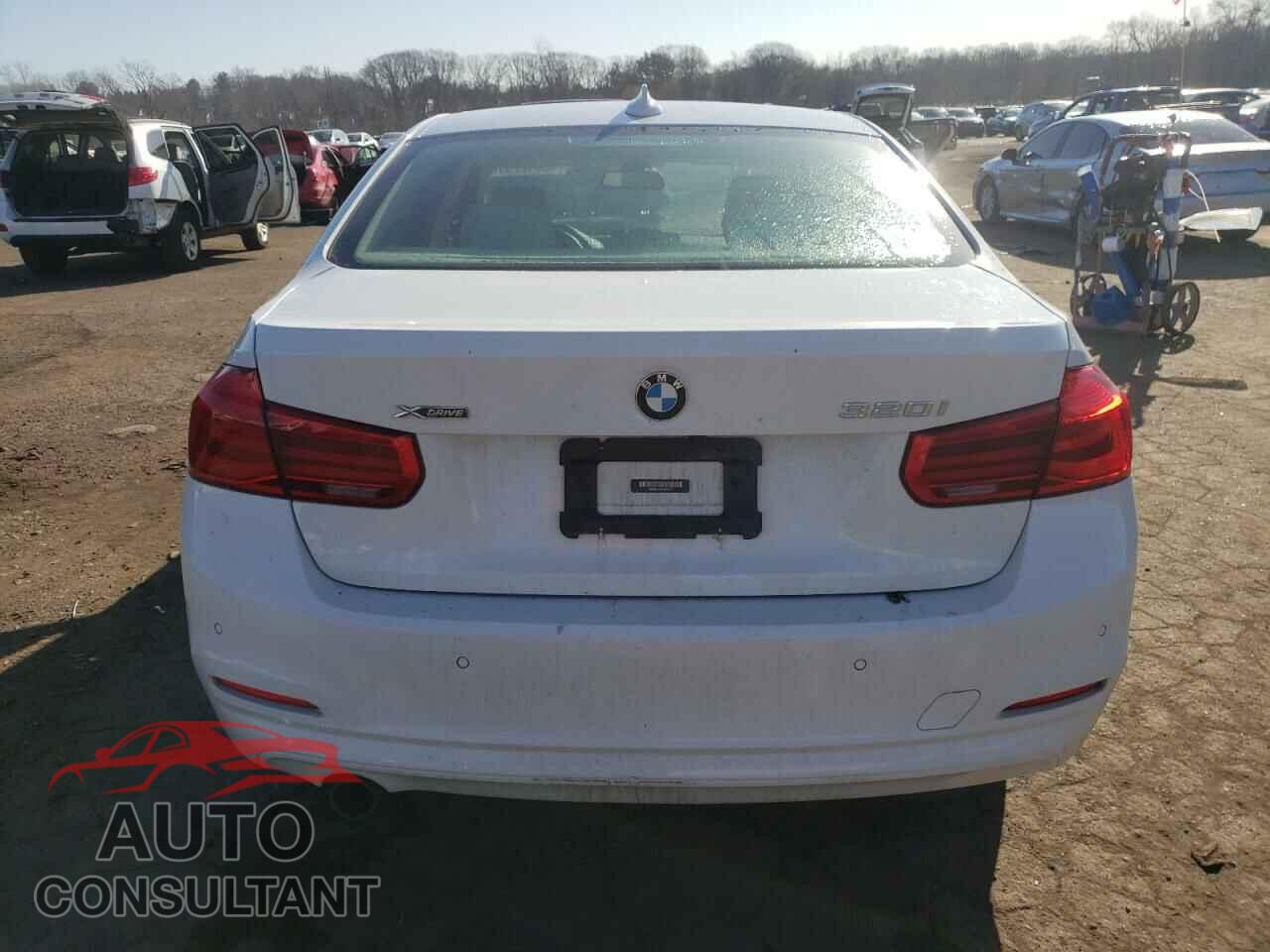 BMW 3 SERIES 2016 - WBA8A3C56GK552011