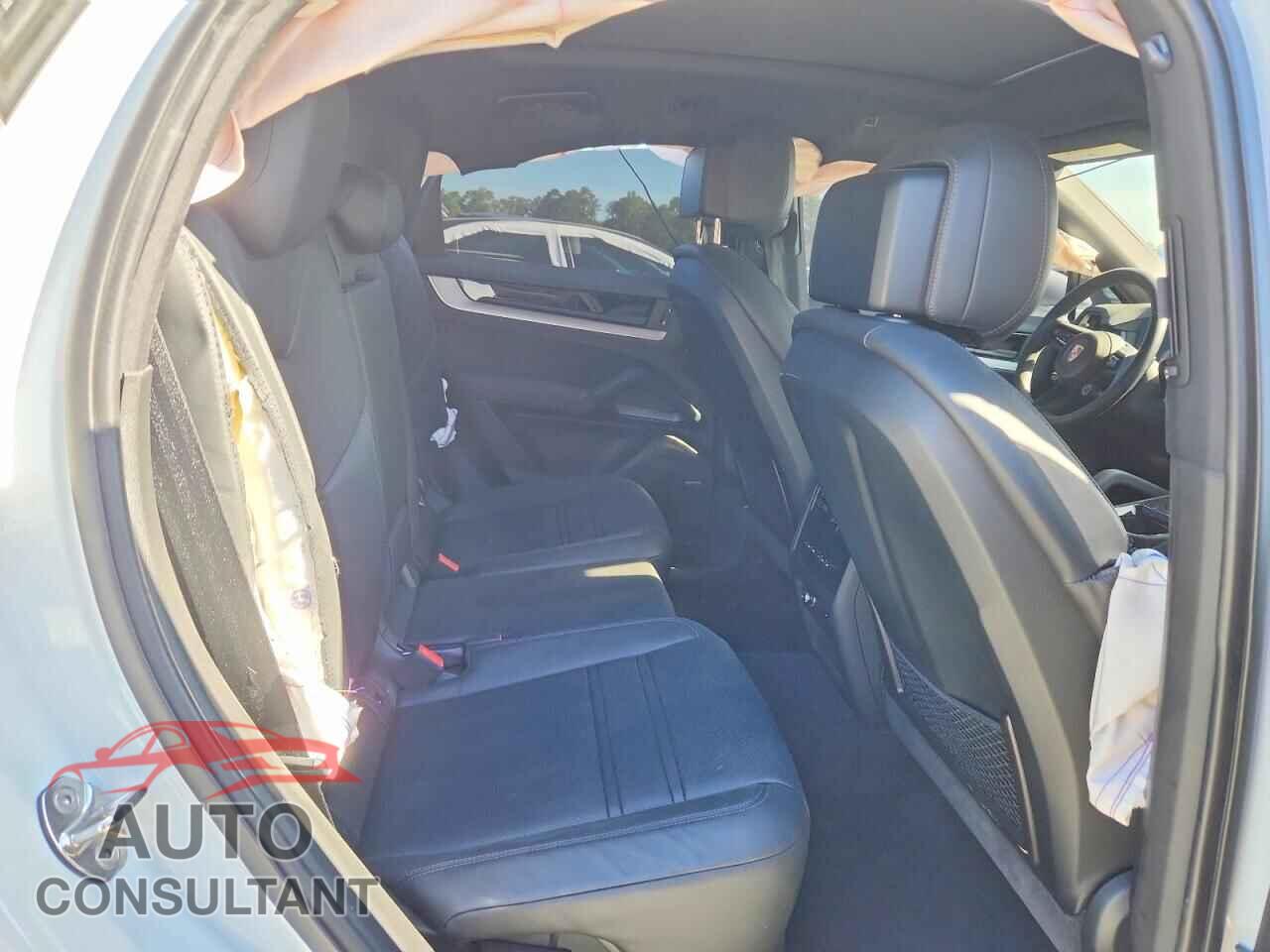 PORSCHE CAYENNE 2024 - WP1BA2AY6RDA54574