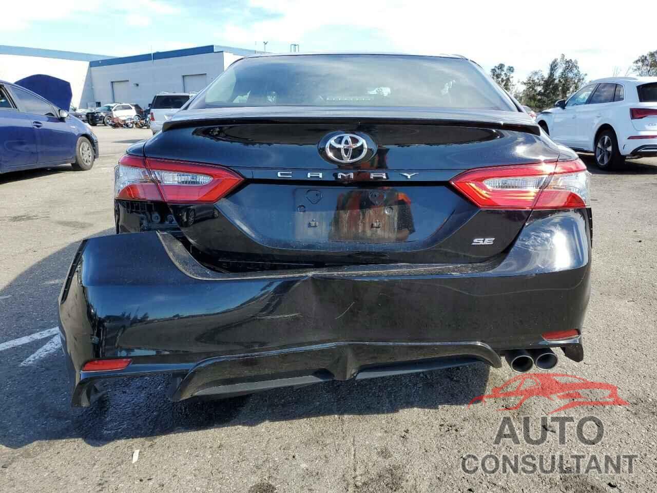 TOYOTA CAMRY 2018 - 4T1B11HK3JU149705