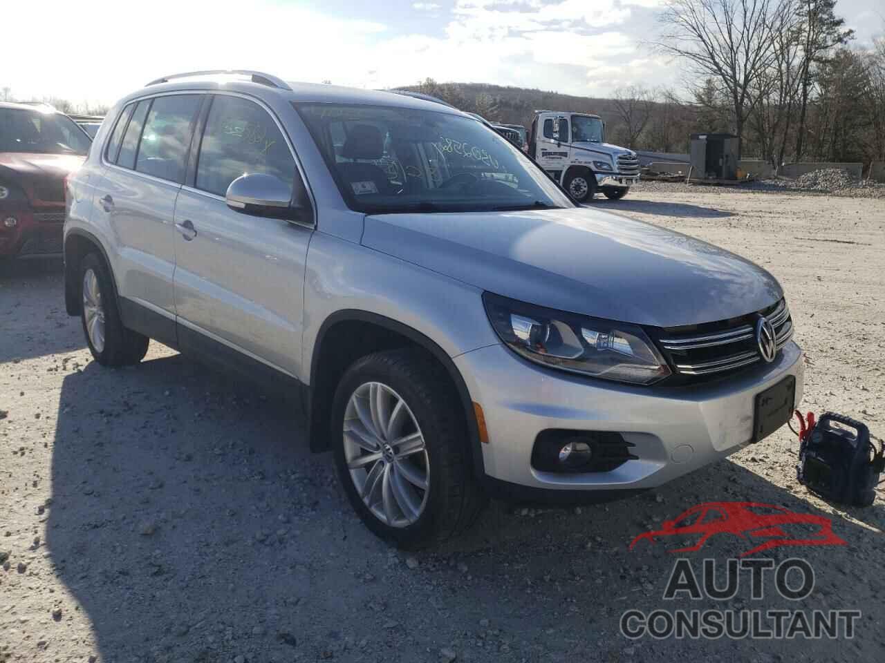 VOLKSWAGEN TIGUAN 2016 - WVGBV7AX3GW540010