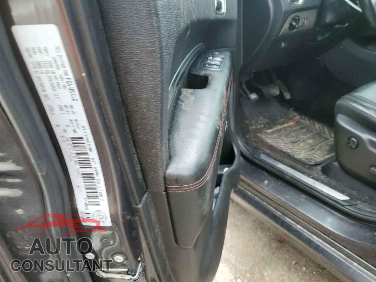 DODGE DURANGO 2018 - 1C4RDJDG7JC115199