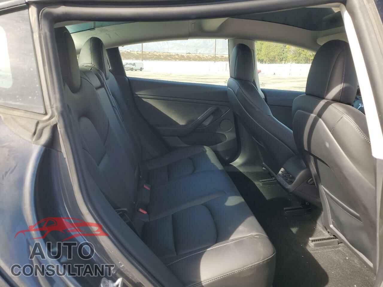 TESLA MODEL 3 2022 - 5YJ3E1EA8NF293838