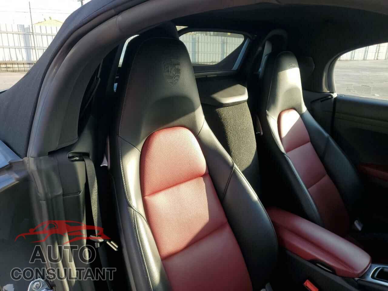 PORSCHE BOXSTER 2021 - WP0CA2A83MS210371