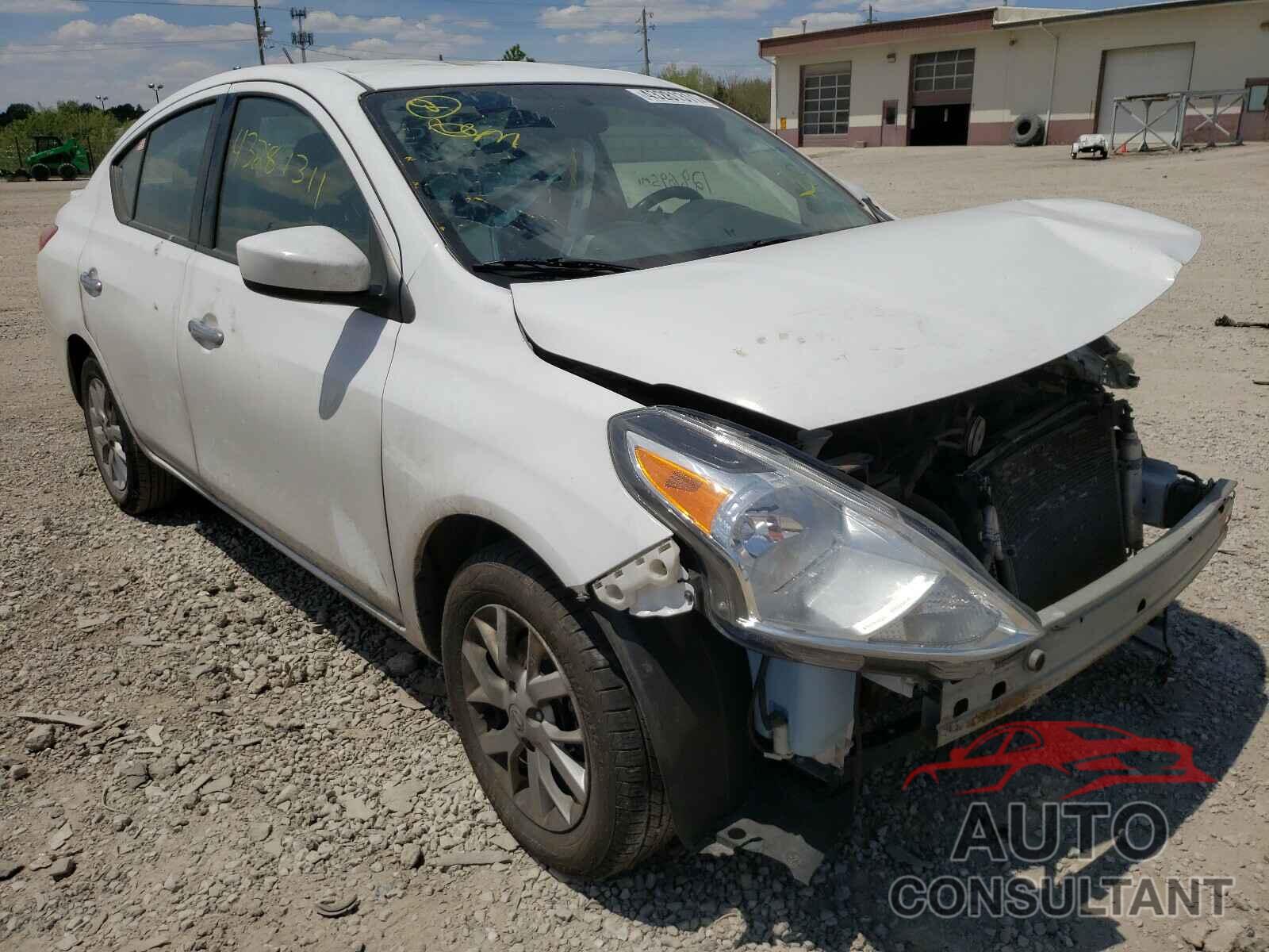 NISSAN VERSA 2018 - 3N1CN7AP7JL864571