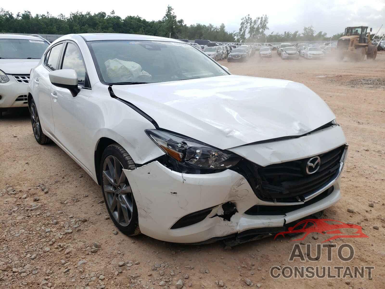 MAZDA 3 2018 - 3MZBN1L39JM241590