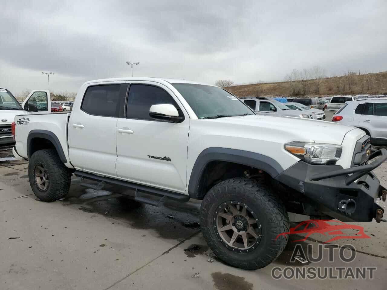 TOYOTA TACOMA 2018 - 3TMCZ5AN2JM138969