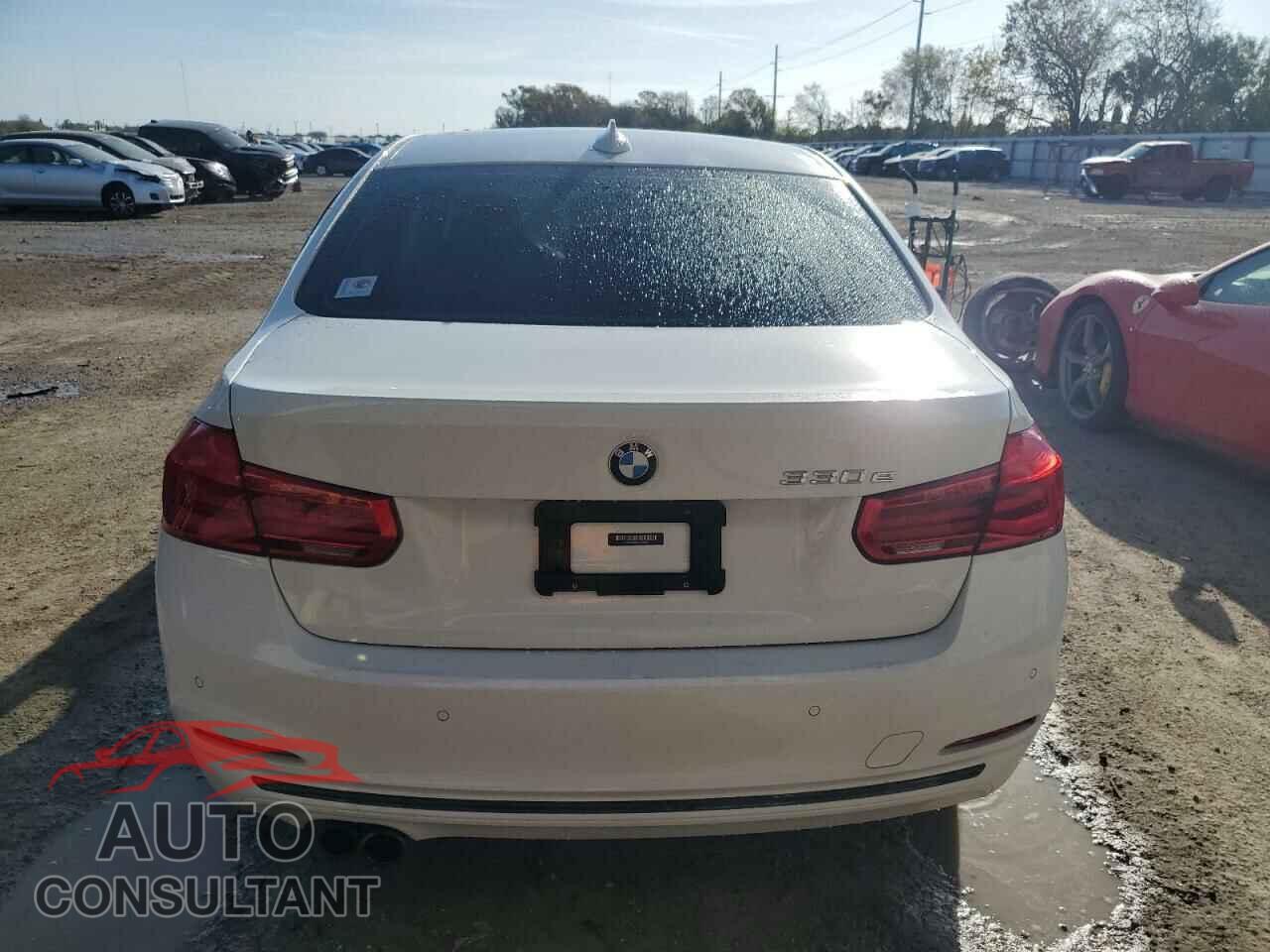 BMW 3 SERIES 2017 - WBA8E1C32HA158634