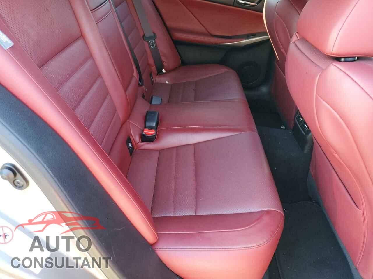 LEXUS IS 2016 - JTHBA1D25G5017489