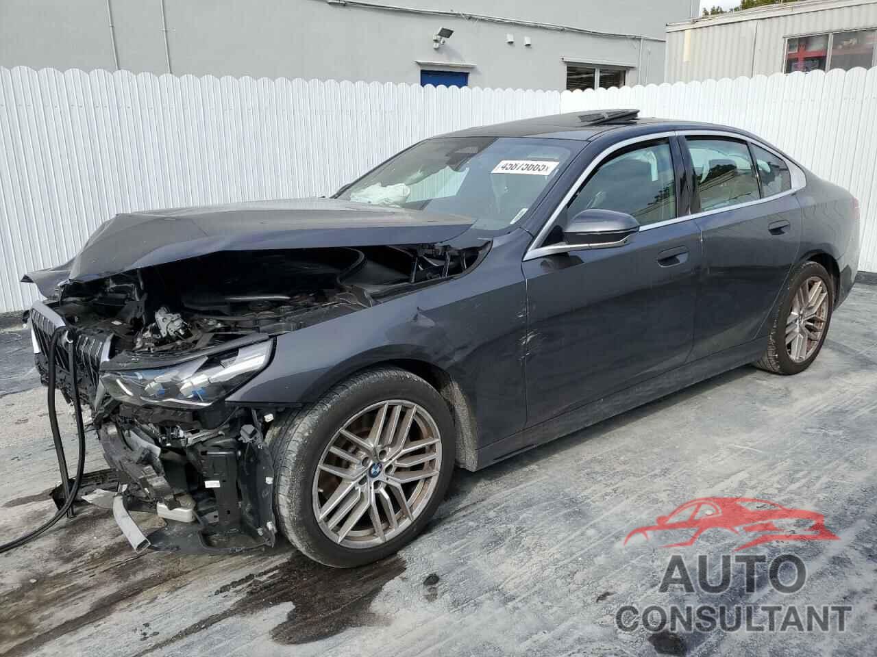 BMW 5 SERIES 2024 - WBA53FJ07RCP84667