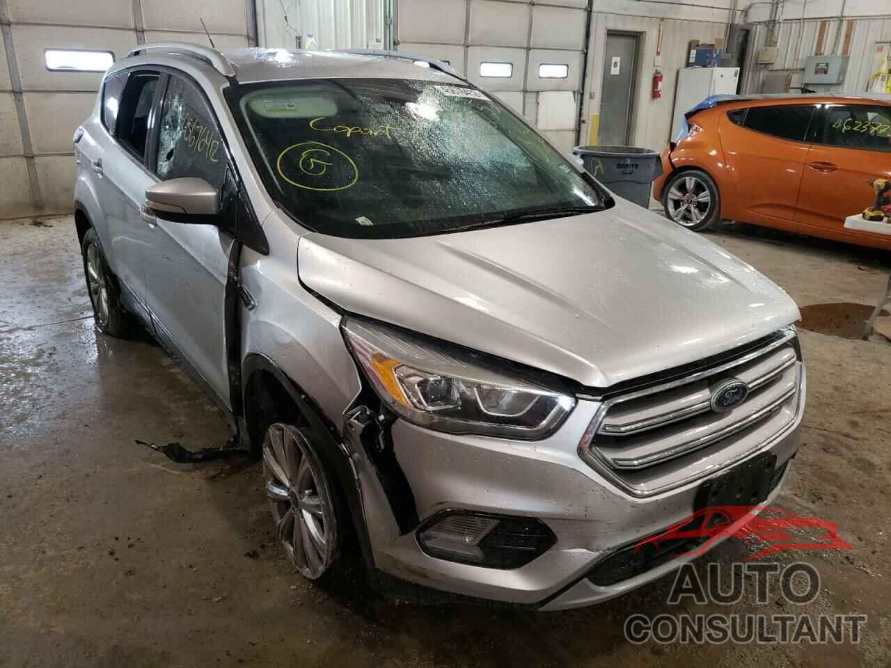 FORD ESCAPE 2017 - 1FMCU0J97HUC02252