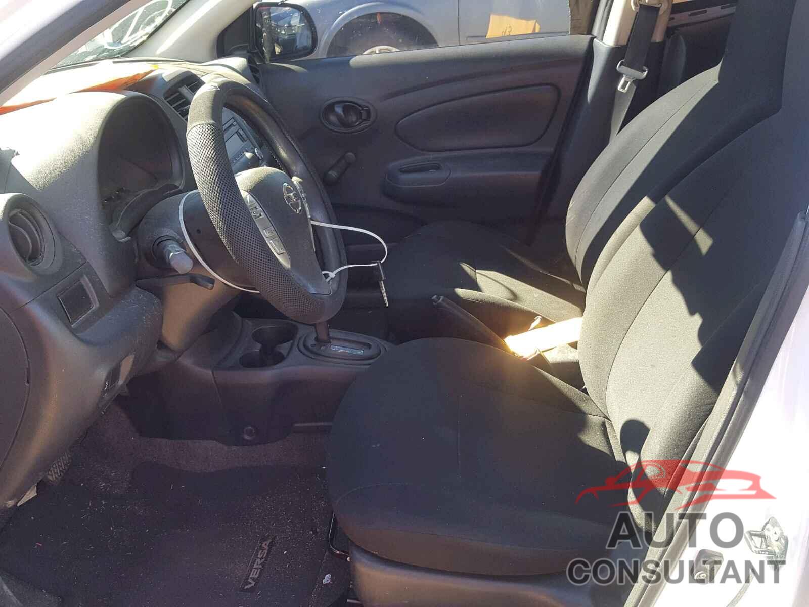 NISSAN VERSA 2015 - 3N1CN7AP2FL811557