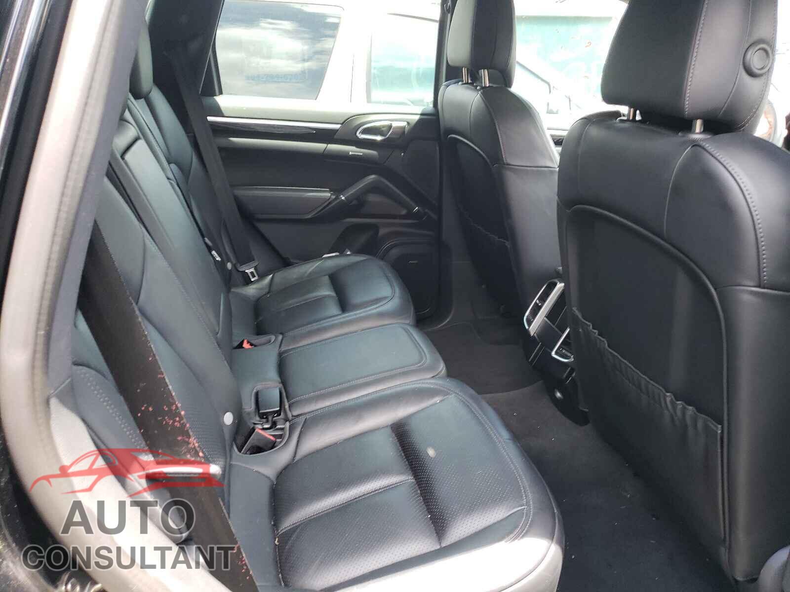 PORSCHE CAYENNE 2016 - WP1AA2A21GLA08841