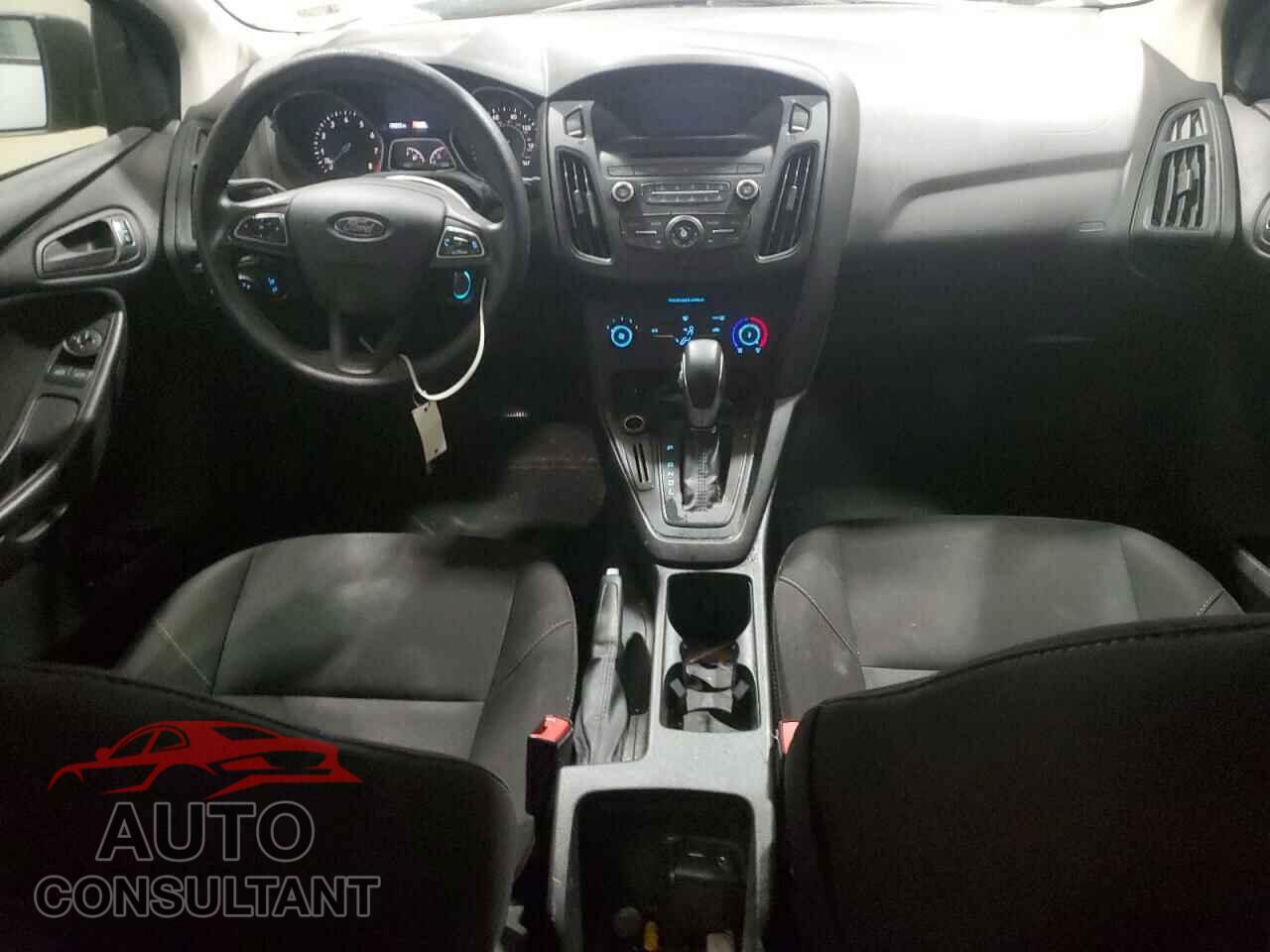 FORD FOCUS 2017 - 1FADP3E23HL301788