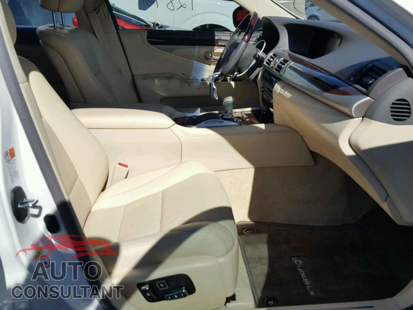 LEXUS LS460 2017 - JTHGL5EFXH5057500