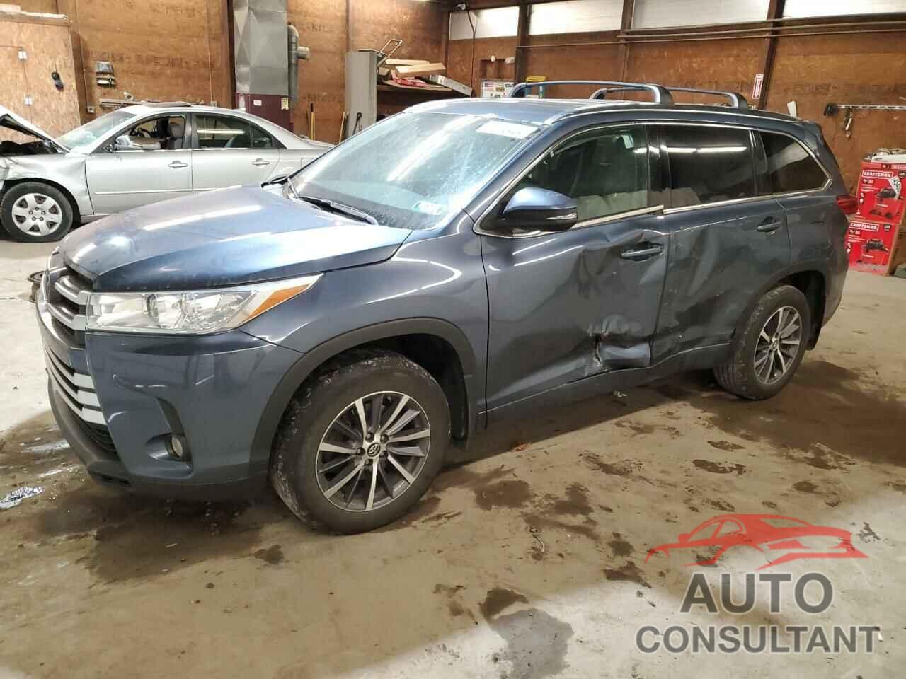 TOYOTA HIGHLANDER 2018 - 5TDJZRFH8JS489161