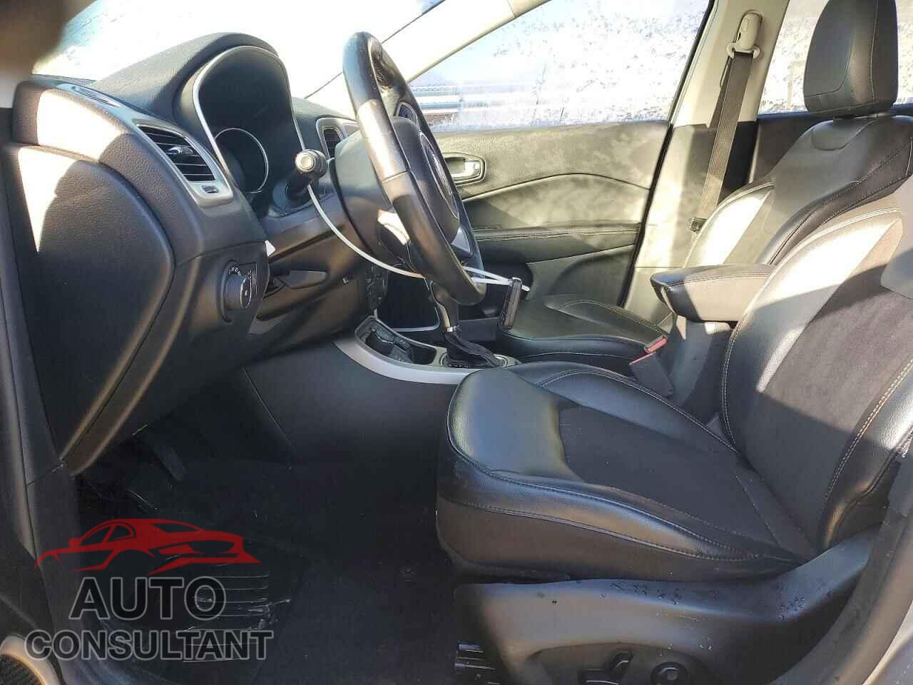 JEEP COMPASS 2018 - 3C4NJDBB4JT161691