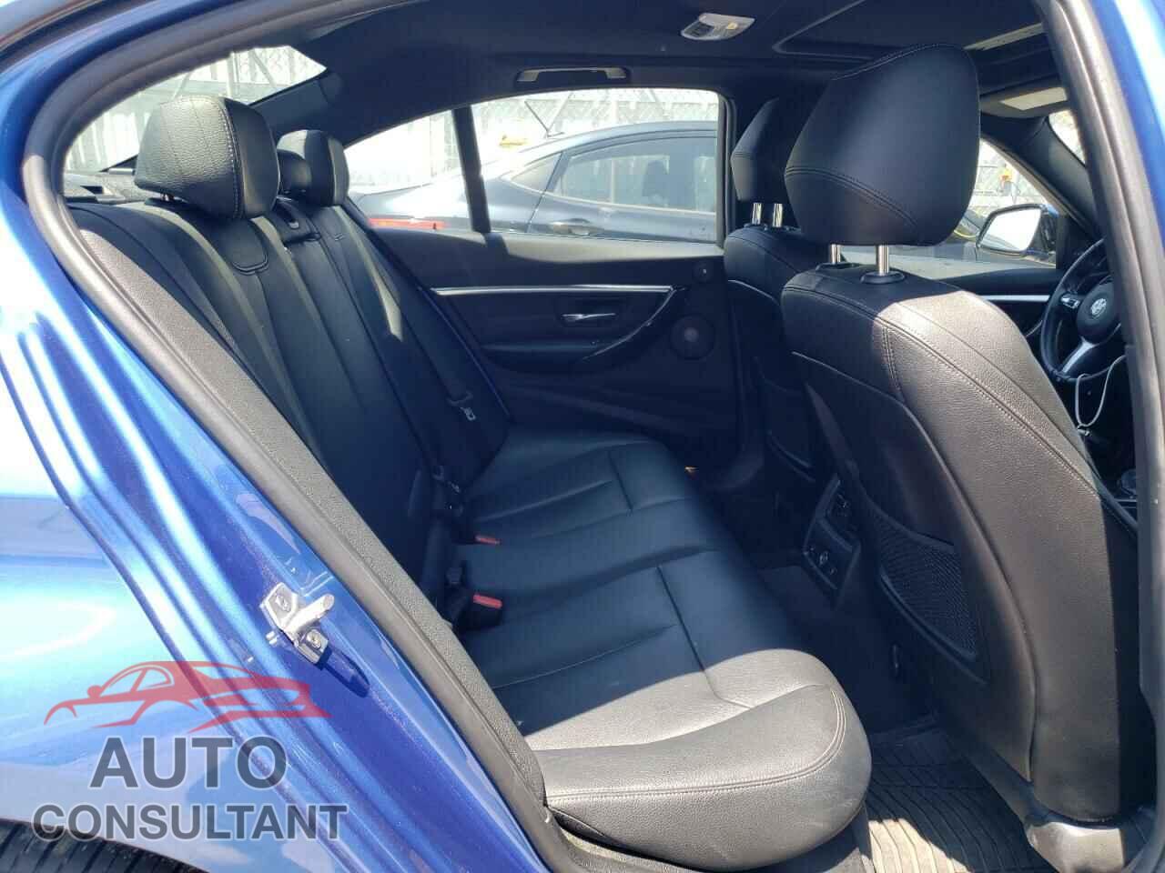 BMW 3 SERIES 2016 - WBA8E3G54GNU03612