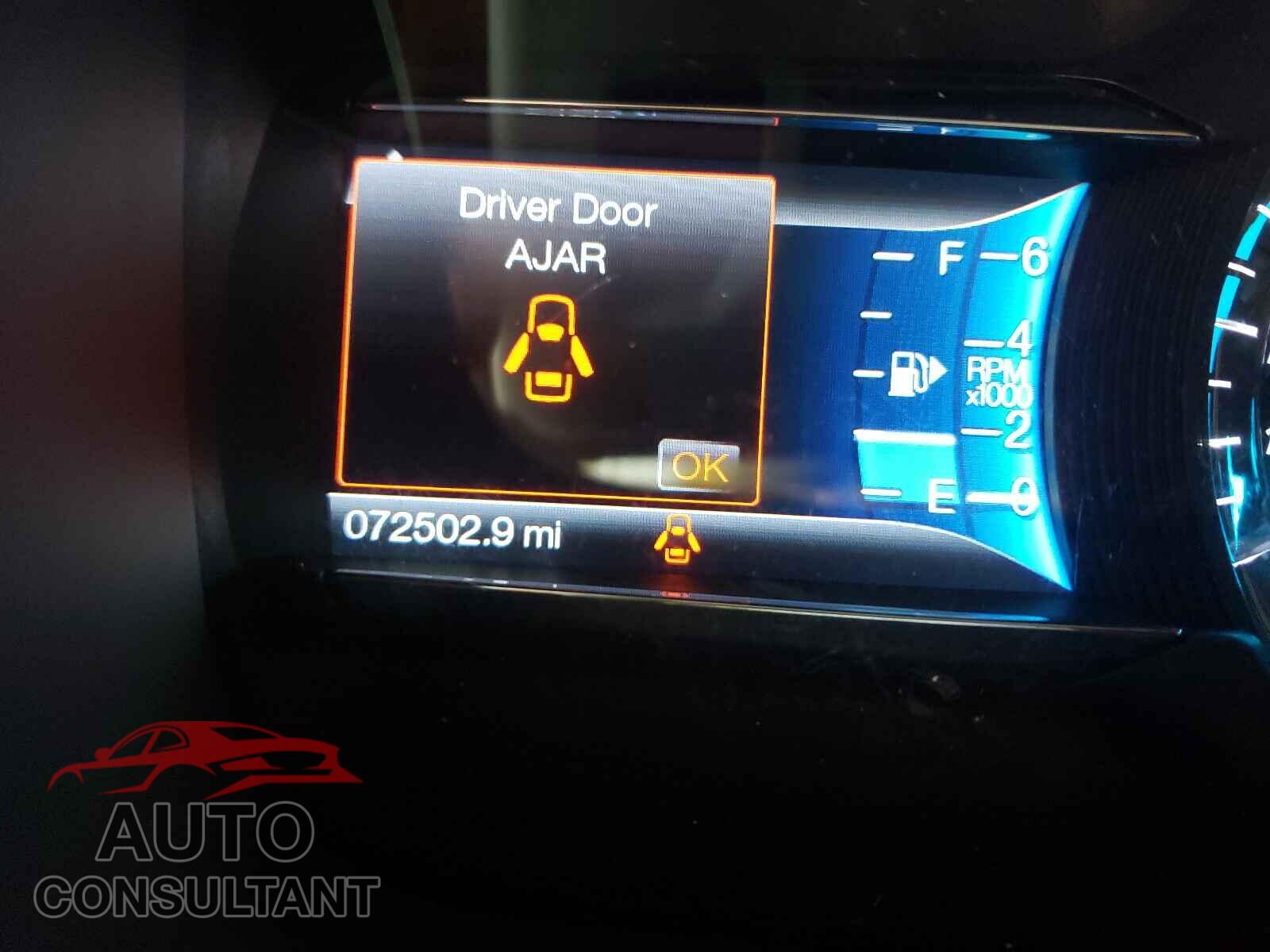 FORD TAURUS 2017 - 1FAHP2E86HG122203