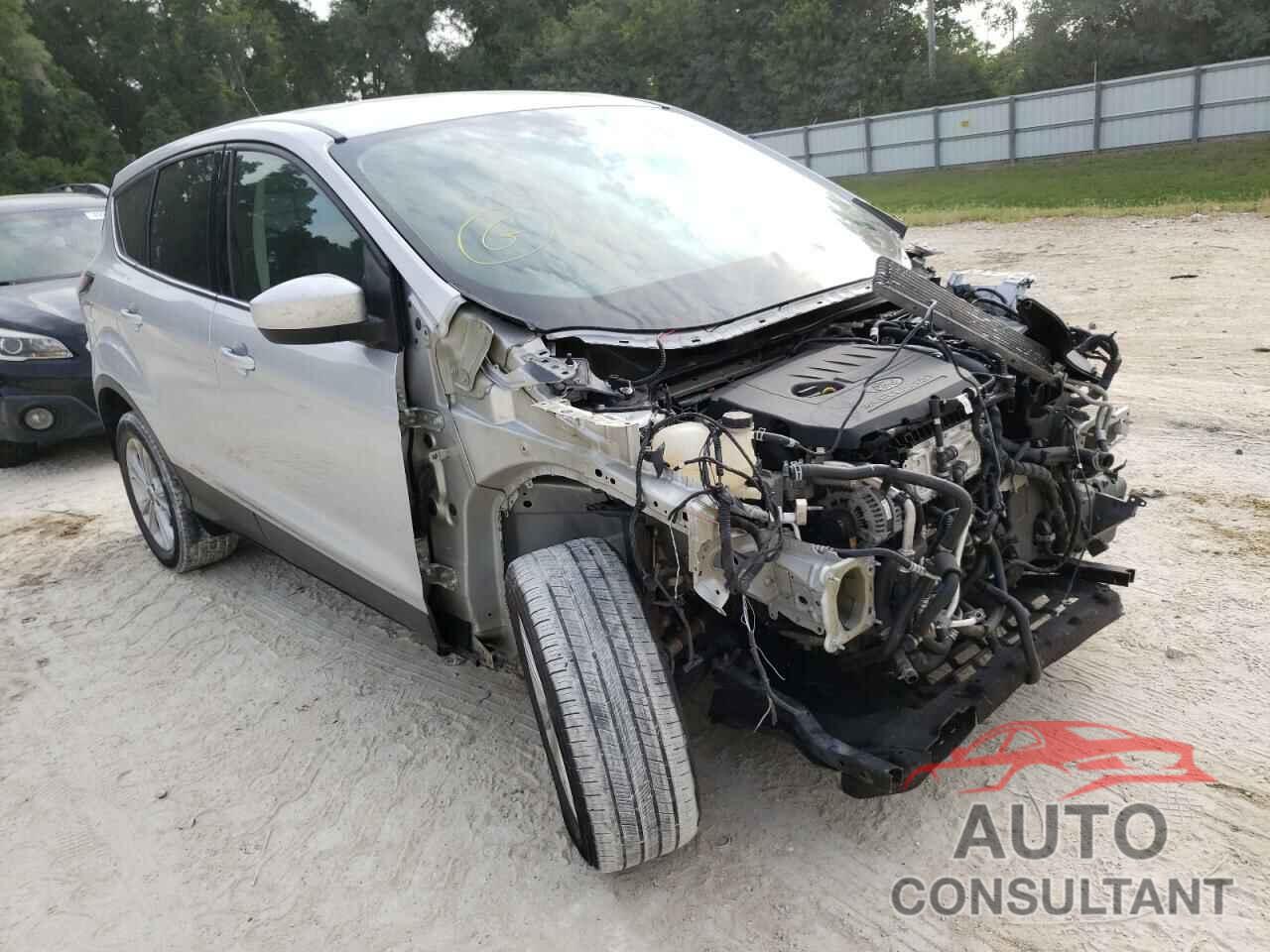 FORD ESCAPE 2017 - 1FMCU9GD8HUD08838