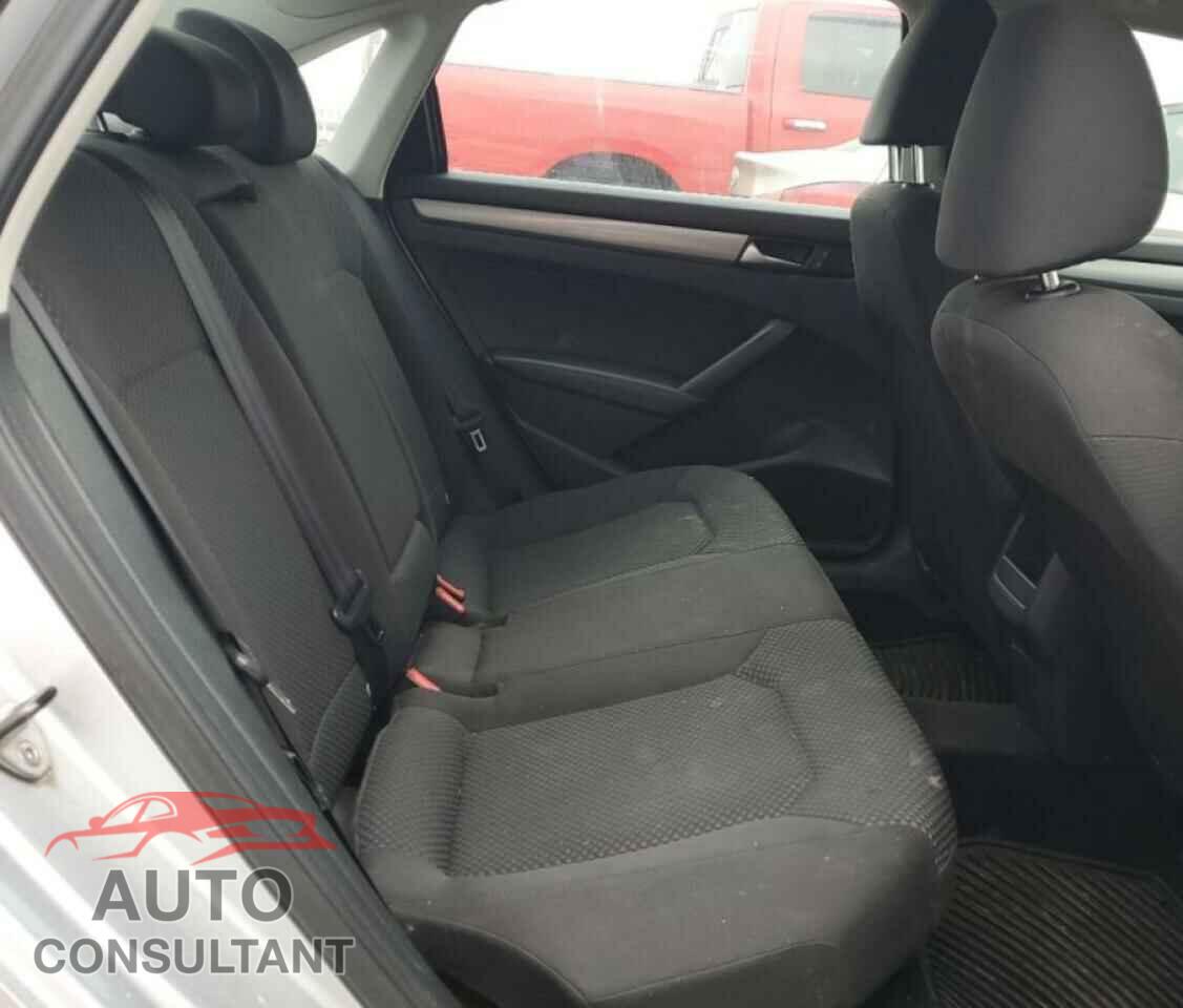 VOLKSWAGEN PASSAT 2014 - 1VWAT7A30EC071568