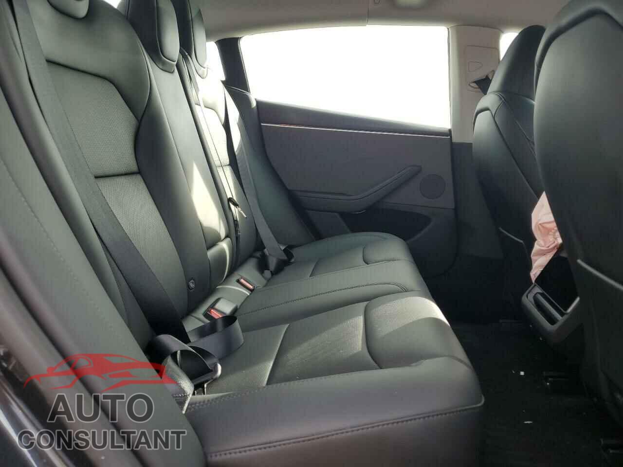 TESLA MODEL 3 2024 - 5YJ3E1EA2RF824179