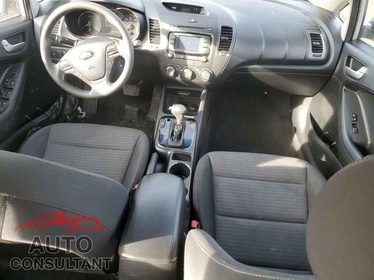 KIA FORTE 2017 - 3KPFL4A77HE002996