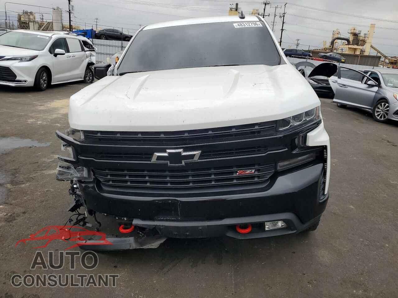 CHEVROLET SILVERADO 2021 - 1GCPYFED6MZ360106