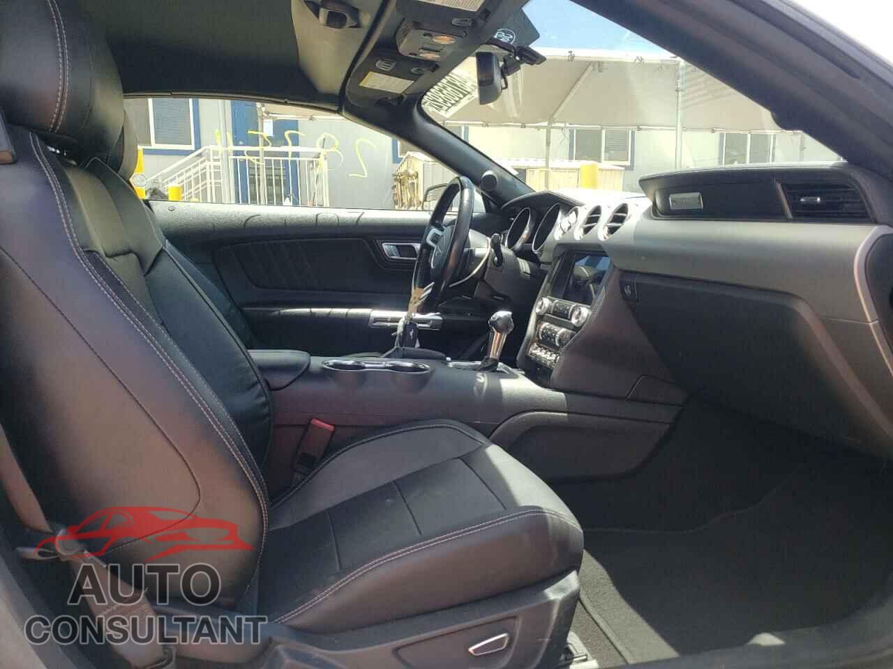 FORD MUSTANG 2019 - 1FATP8UH3K5131524
