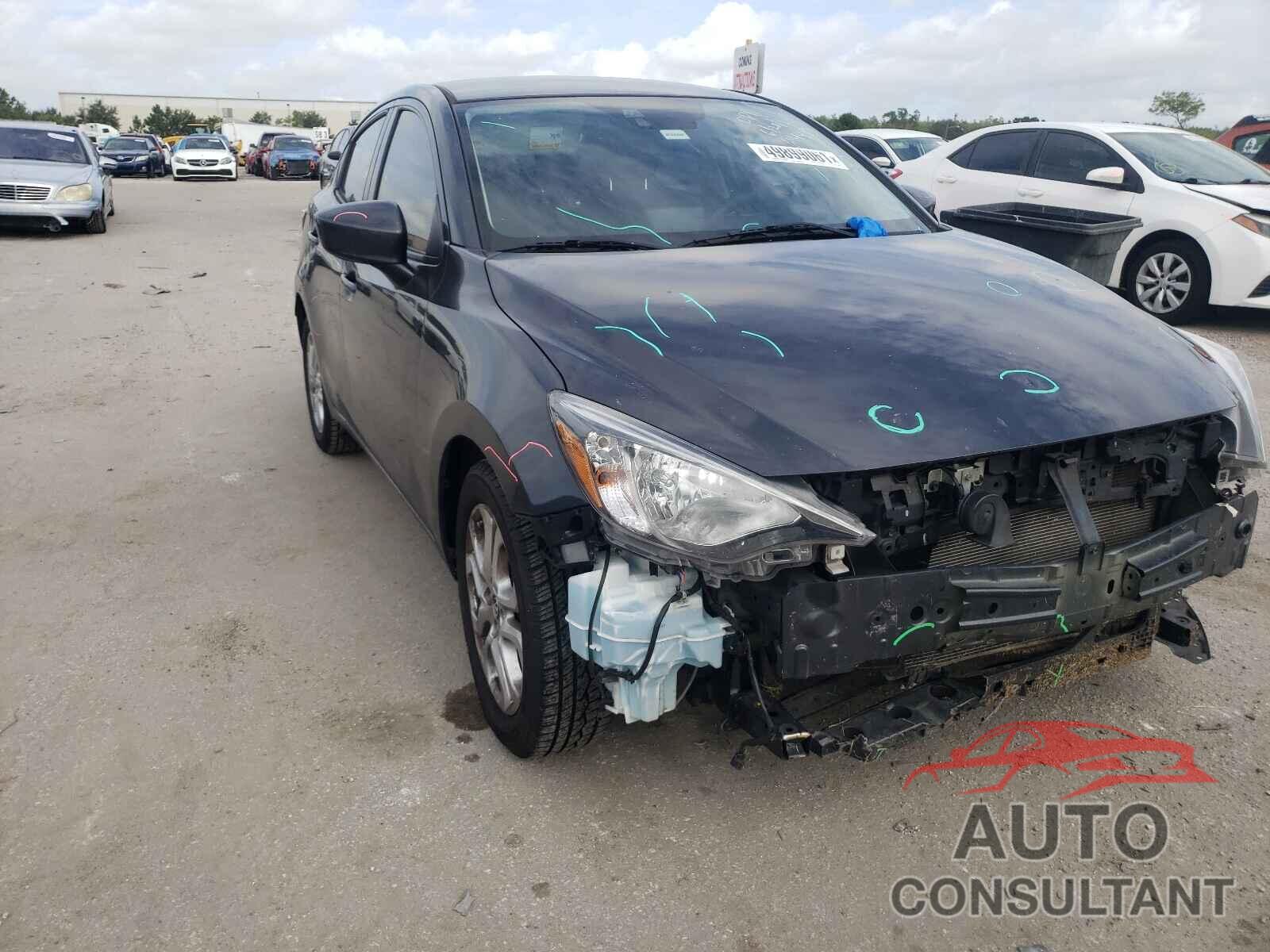 TOYOTA YARIS 2017 - 3MYDLBYV6HY190975