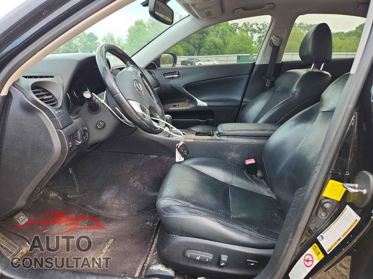 LEXUS IS 2011 - JTHCF5C28B5051711