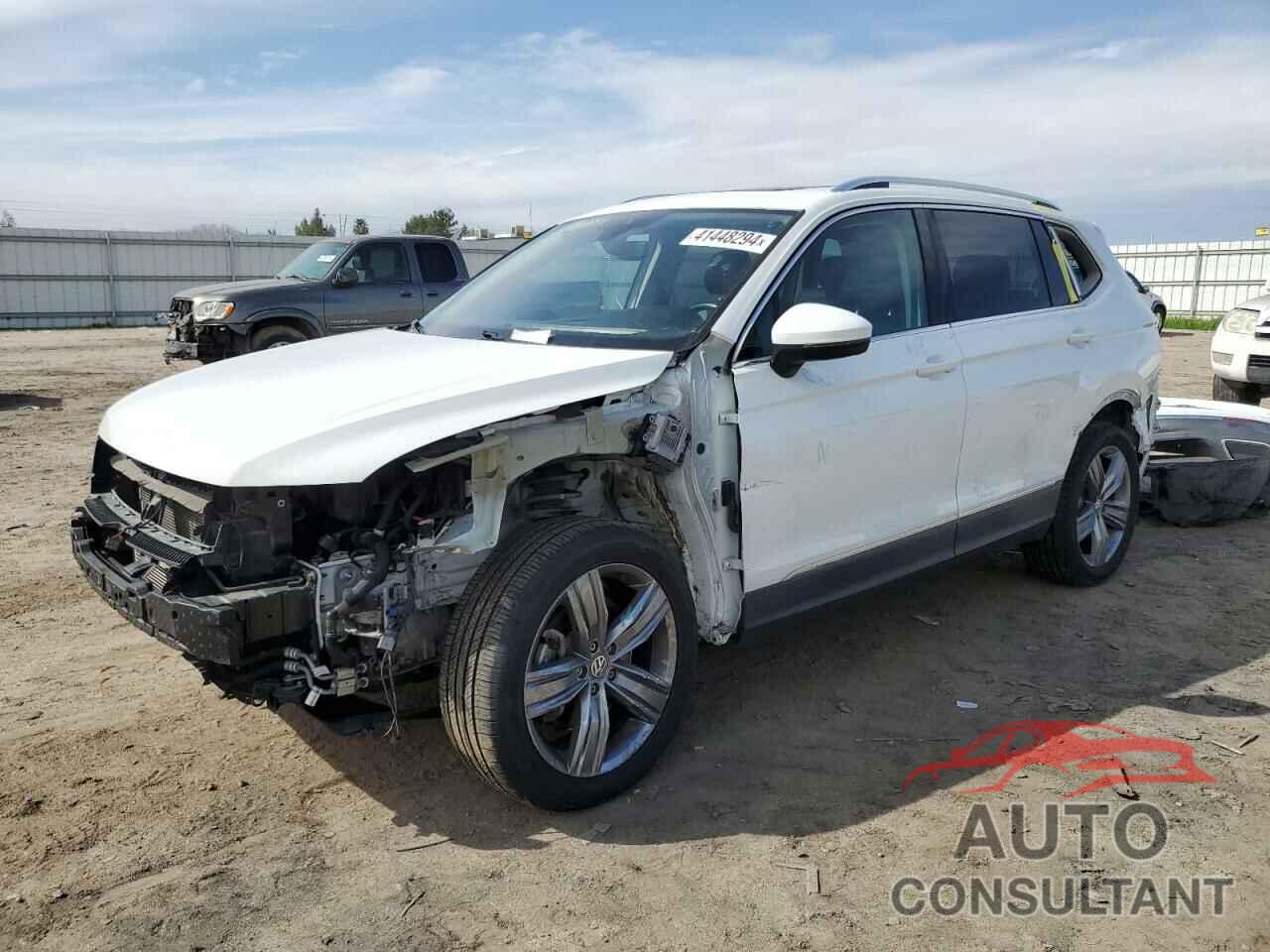 VOLKSWAGEN TIGUAN 2018 - 3VV4B7AX4JM209435