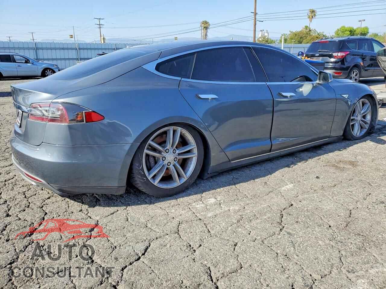 TESLA MODEL S 2012 - 5YJSA1DN3CFP02871