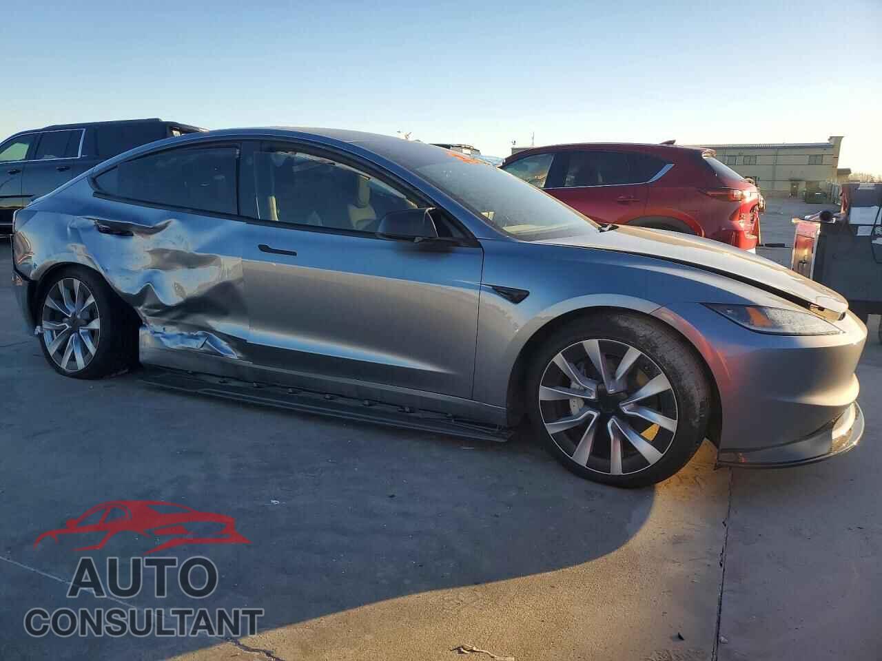 TESLA MODEL 3 2025 - 5YJ3E1EAXSF949601